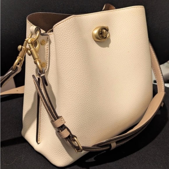 Coach Willow - Picture 1 of 14